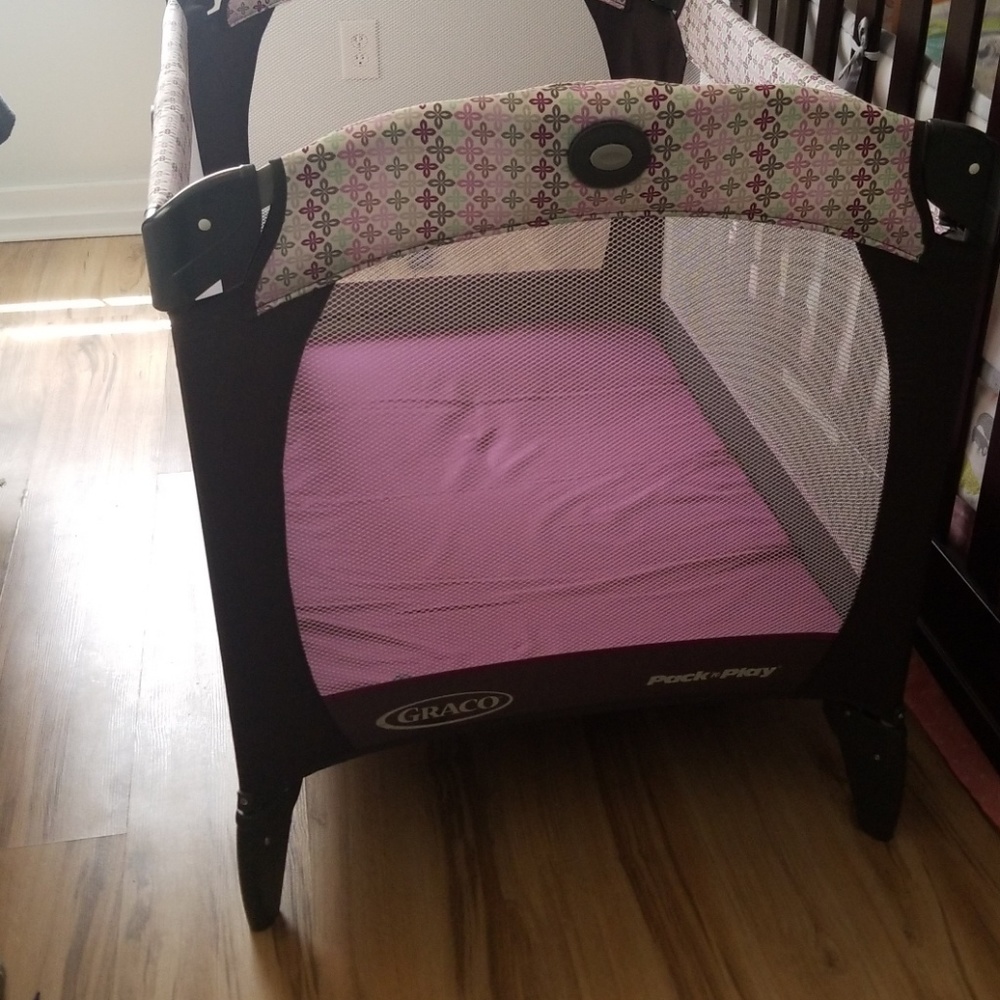 Graco pack and play